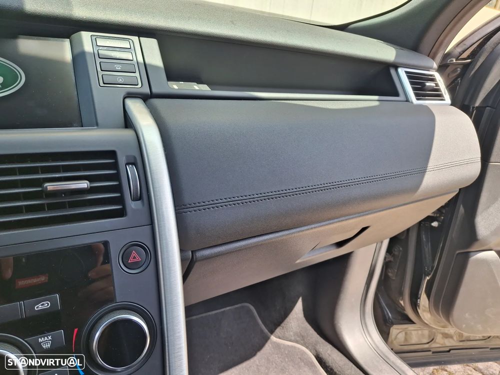 Land Rover Discovery Sport - 16