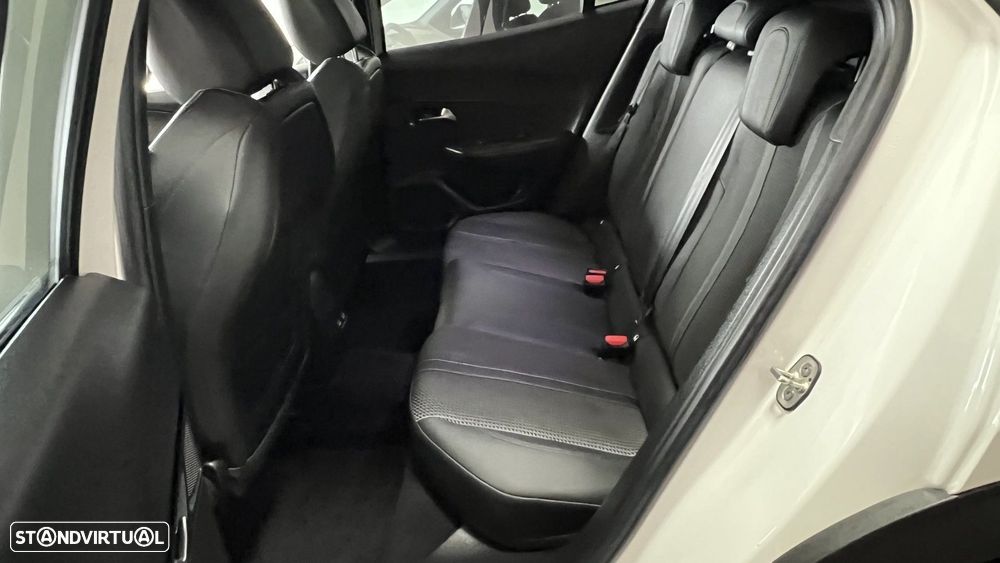 Peugeot 2008 1.2 PureTech GT Line EAT8 - 13