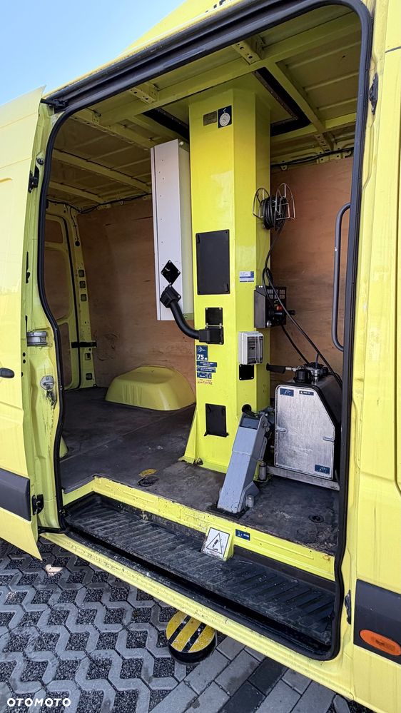 Mercedes-Benz Sprinter 513 - 11
