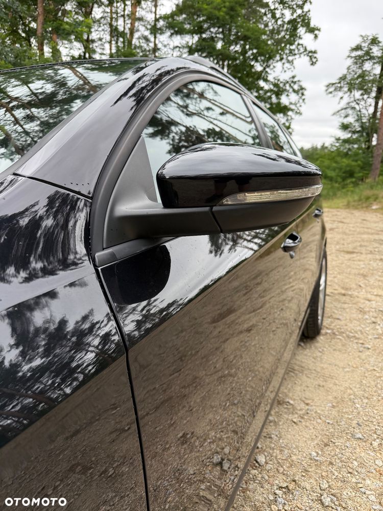 Volkswagen Passat 2.0 TDI Comfortline - 12