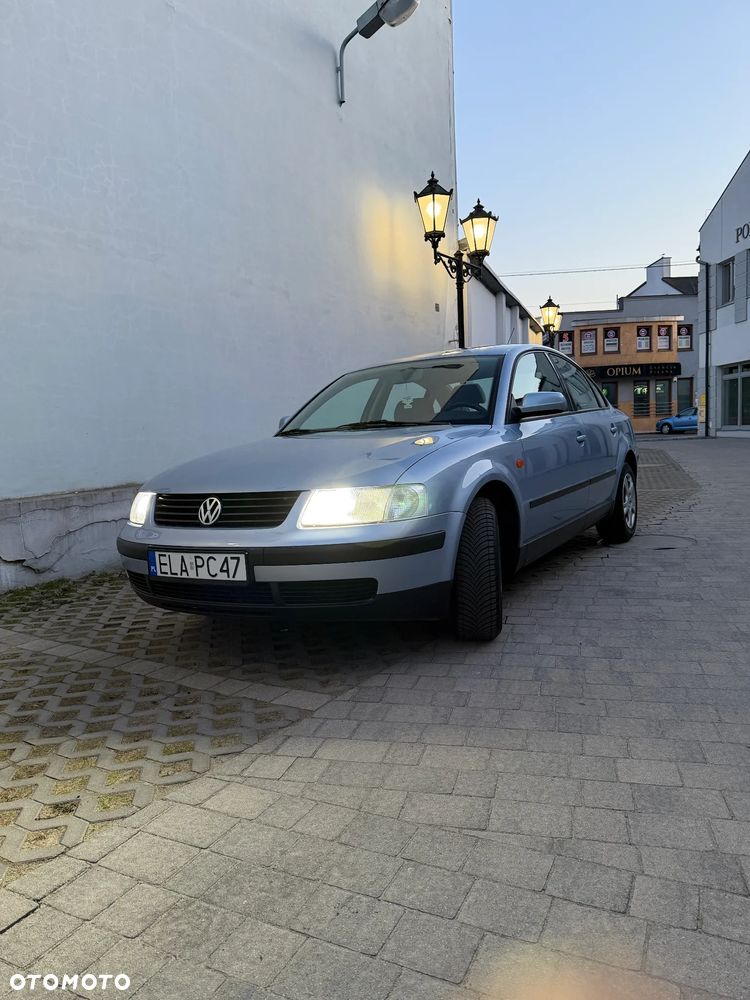 Volkswagen Passat - 11