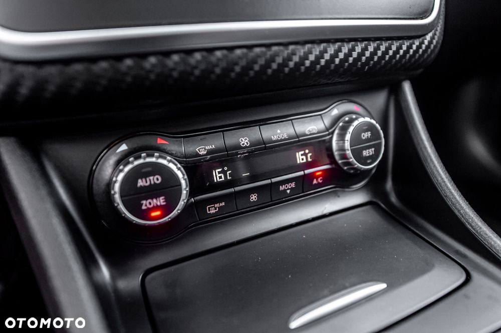 Mercedes-Benz Klasa A 250 4Matic 7G-DCT AMG Line - 32