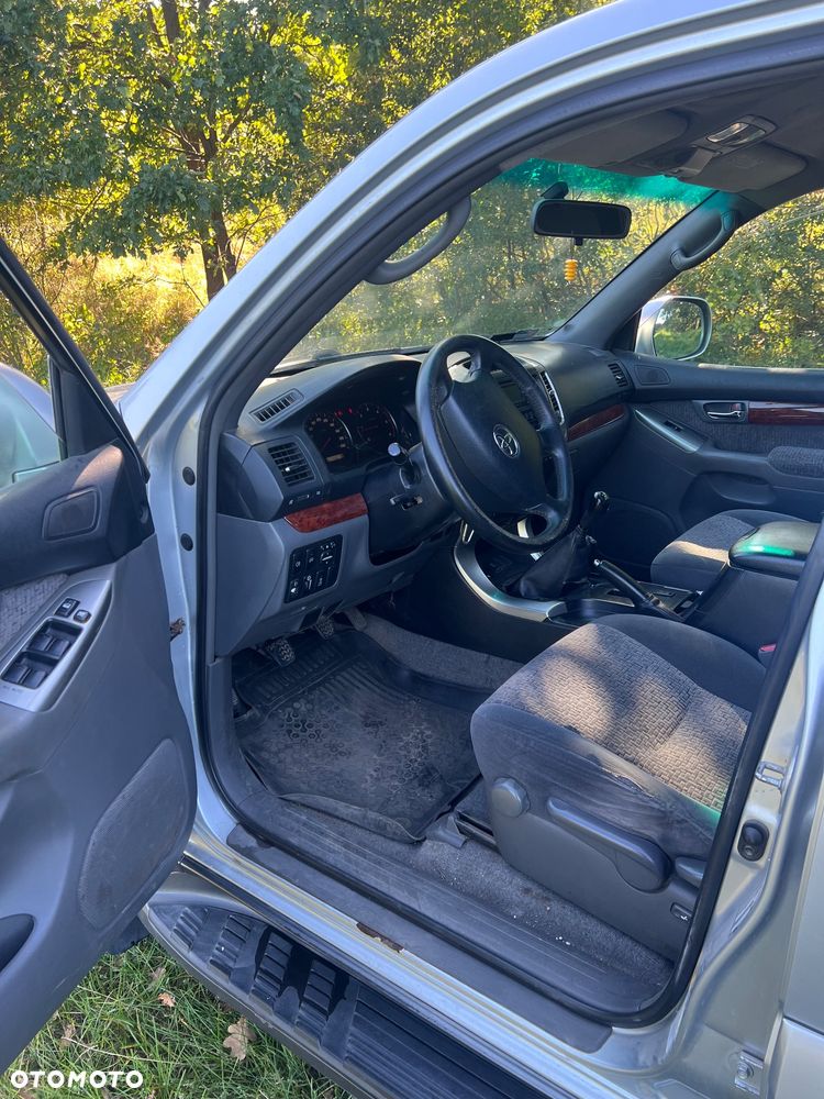Toyota Land Cruiser - 12