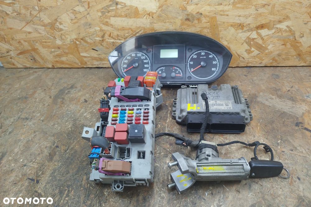 Zestaw startowy, komplet do odpalenia auta, komputer BOSCH 0281014209 / 51824236 sterownik silnika 2,3jtd Euro4 120KM do Fiat Ducato III 06-2014r, w komplecie: sterownik silnika , stacyjka, kluczyk, moduł komfortu, immobilizer, licznik - 1