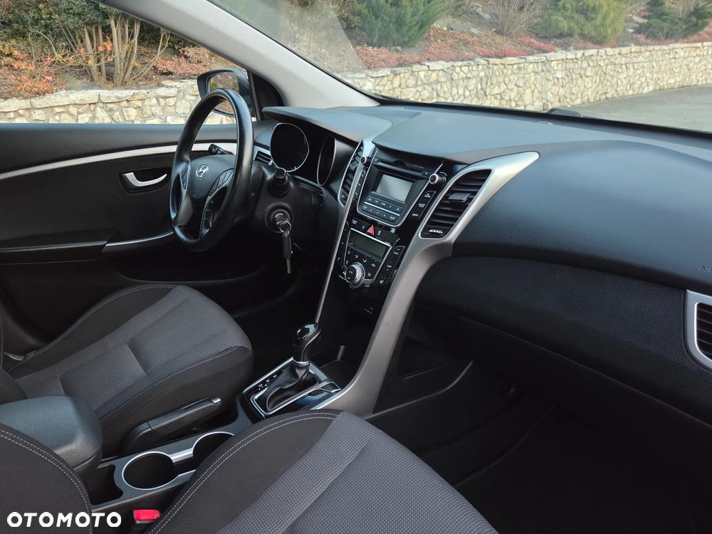 Hyundai i30 Kombi 1.6 GDi DCT Premium - 17
