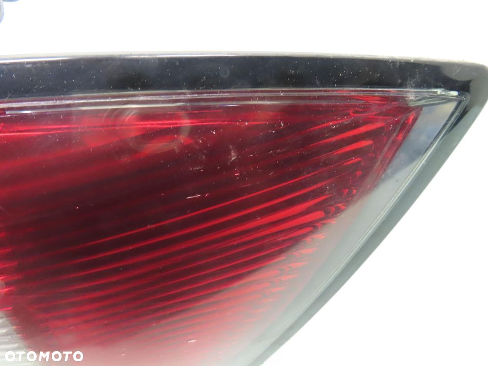 LAMPA PRAWA TYLNA OPEL ASTRA III H KOMBI 13223674 - 5