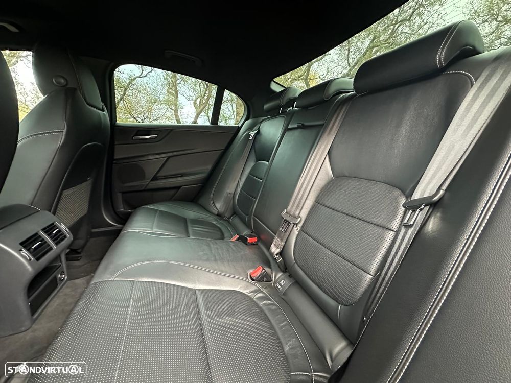 Jaguar XE 2.0 D R-Sport Aut. - 6