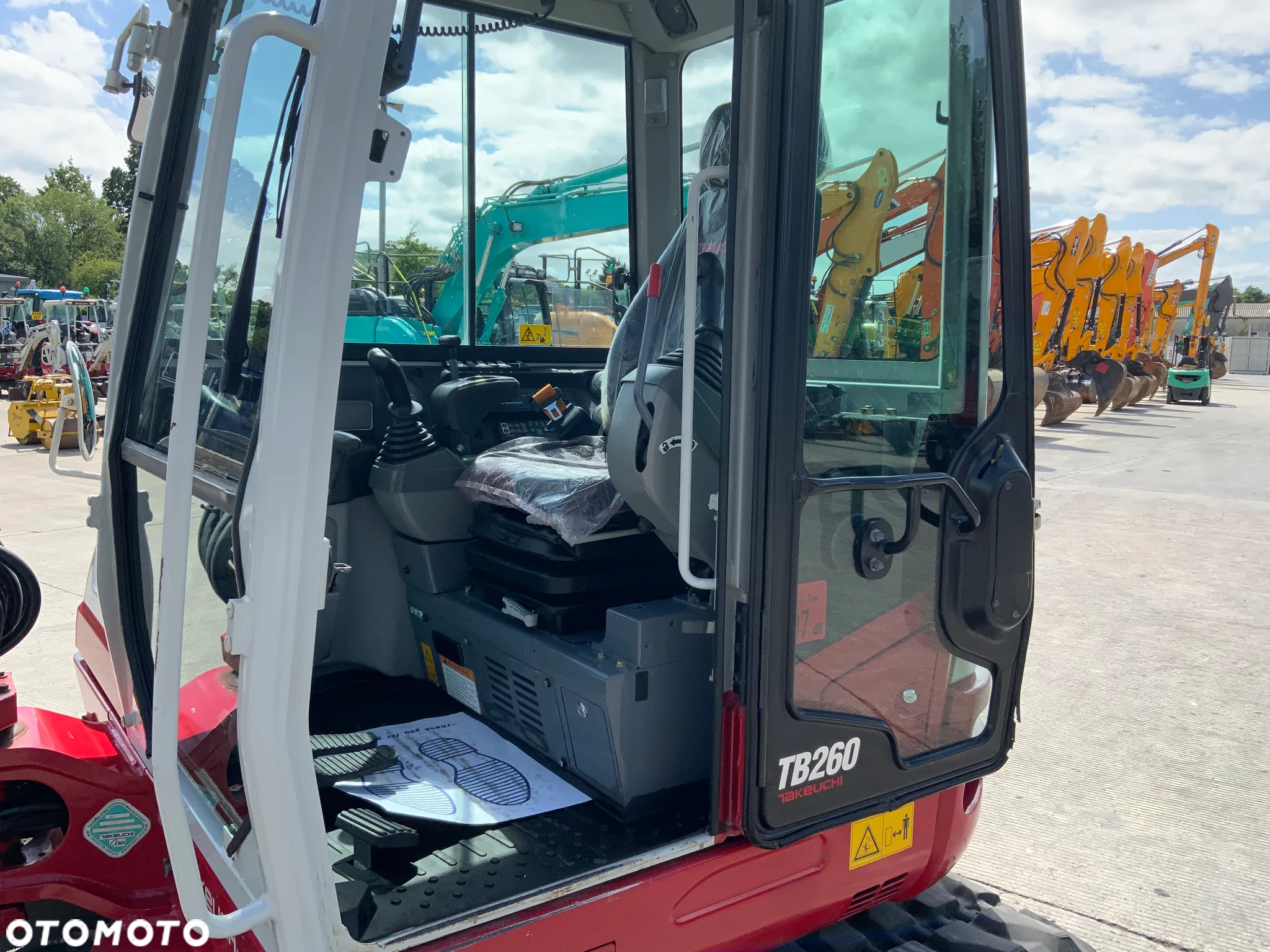Takeuchi TB260 - 10