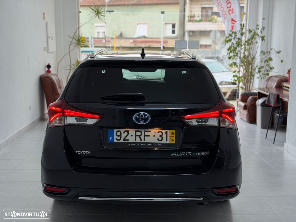 Toyota Auris Touring Sports 1.8 HSD Comfort+P.Sport - 11