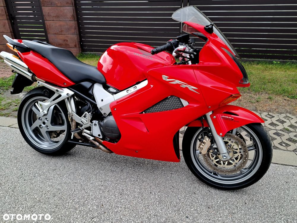 Honda VFR - 3