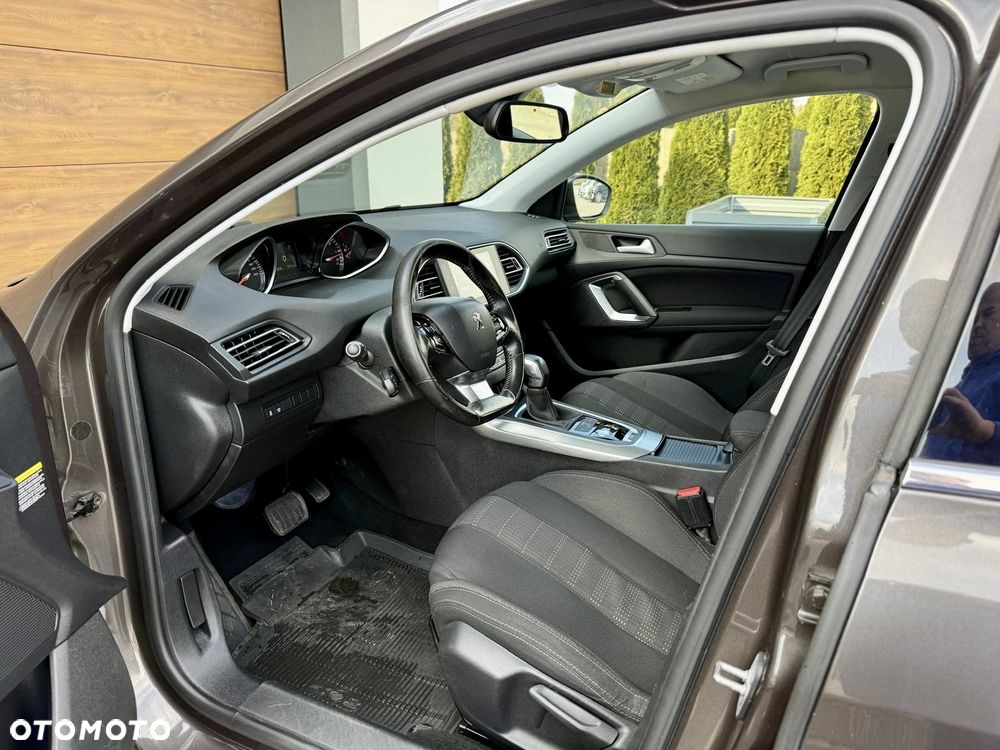 Peugeot 308 BlueHDi 150 Automatik Stop & Start Niveau 2 Business-Line - 17