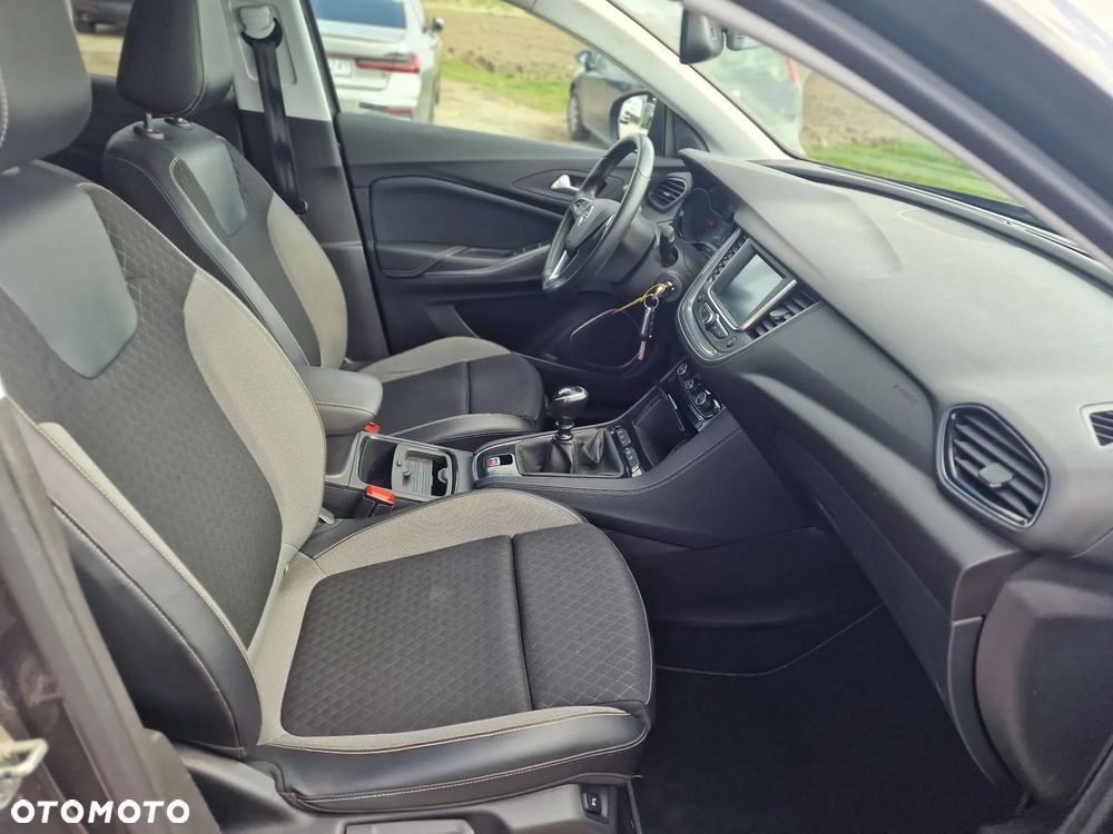 Opel Grandland X 1.2 Start/Stop Design Line - 26