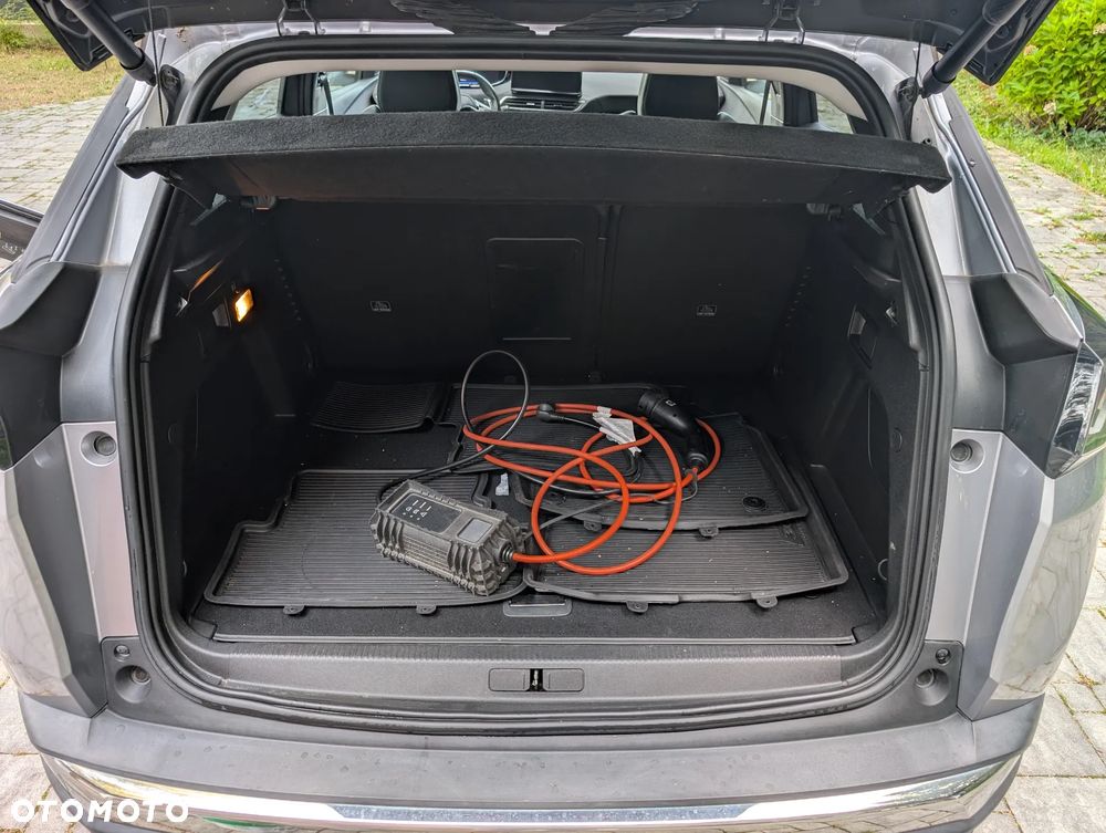 Peugeot 3008 1.6 PureTech HYbrid Allure S&S EAT8 - 19