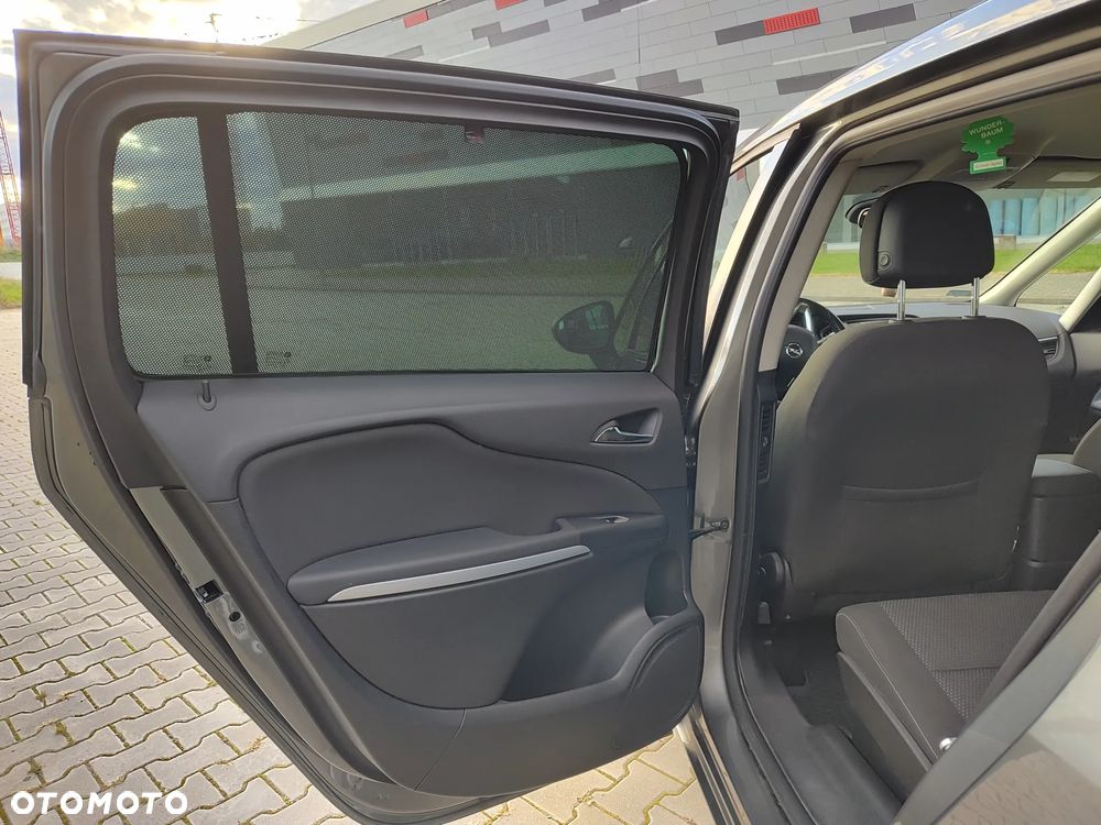 Opel Zafira - 16