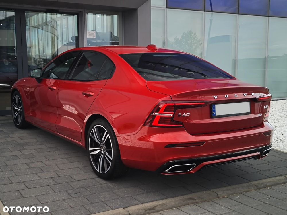 Volvo S60 B5 B R-Design - 7