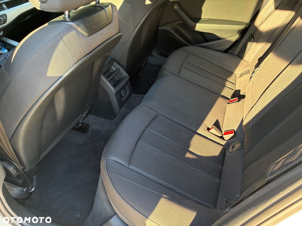 Audi A4 Avant - 10