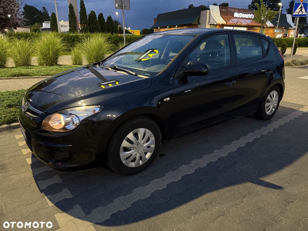 Hyundai i30 1.4 Base + - 4