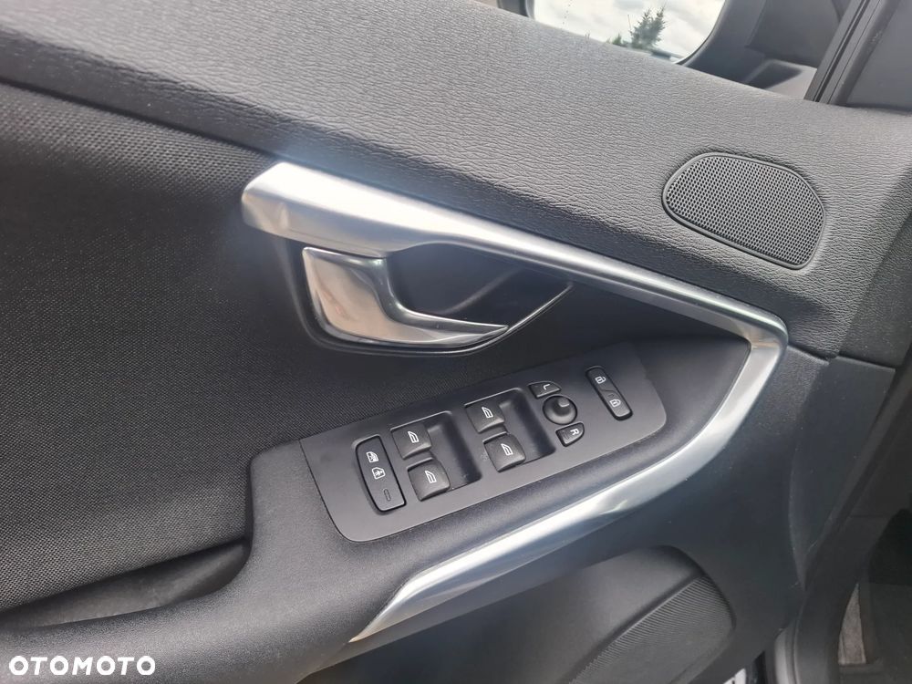Volvo V40 D2 - 18
