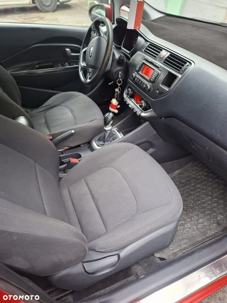 Kia Rio - 13