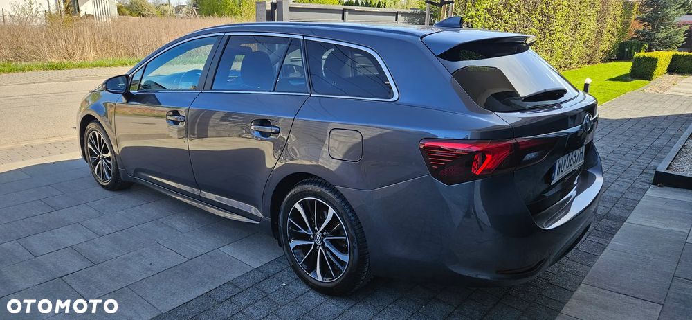 Toyota Avensis 1.8 Premium - 4