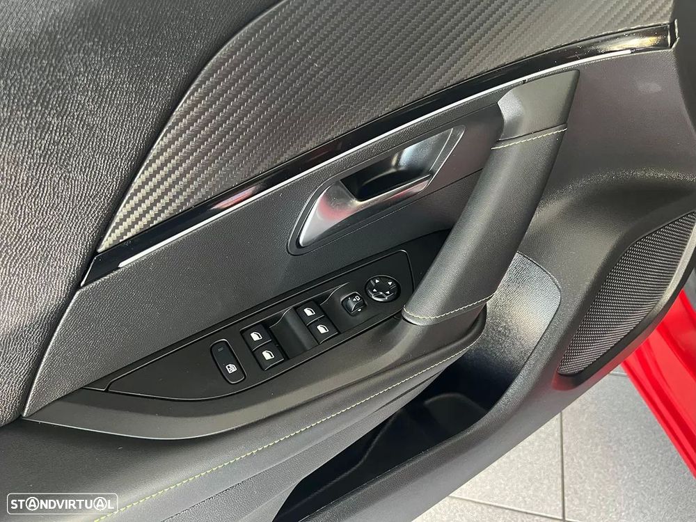 Peugeot e-2008 50 kWh GT Line - 25