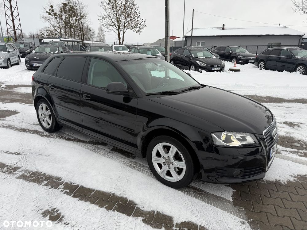 Audi A3 Sportback 1.6 TDI DPF S line Sportpaket - 13