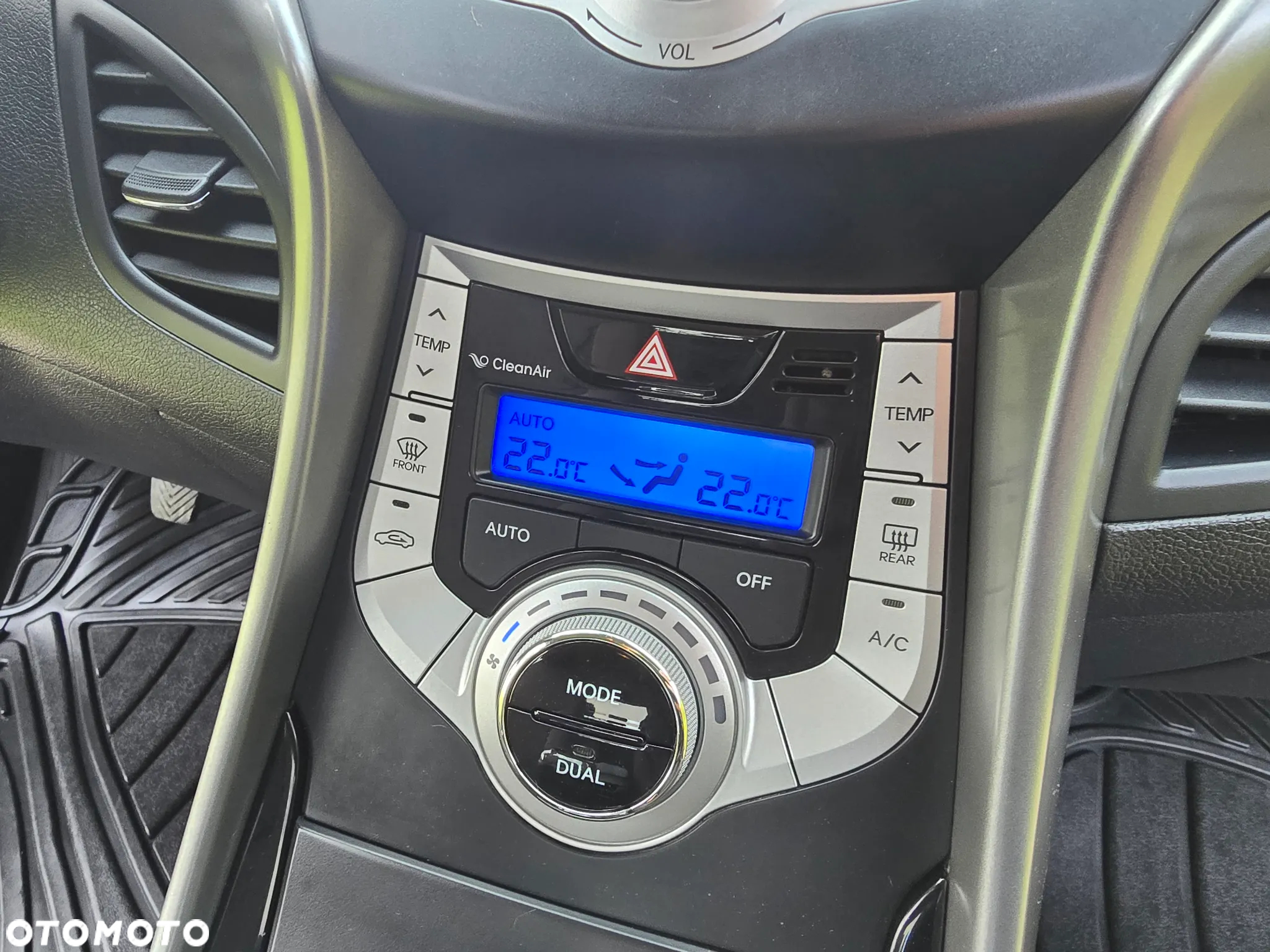 Hyundai Elantra 1.6 Comfort - 31