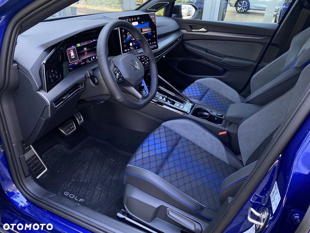 Volkswagen Golf - 10
