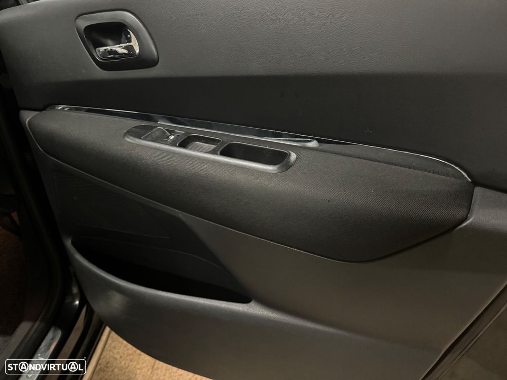 Peugeot 3008 1.6 HDi Sport 130g - 14