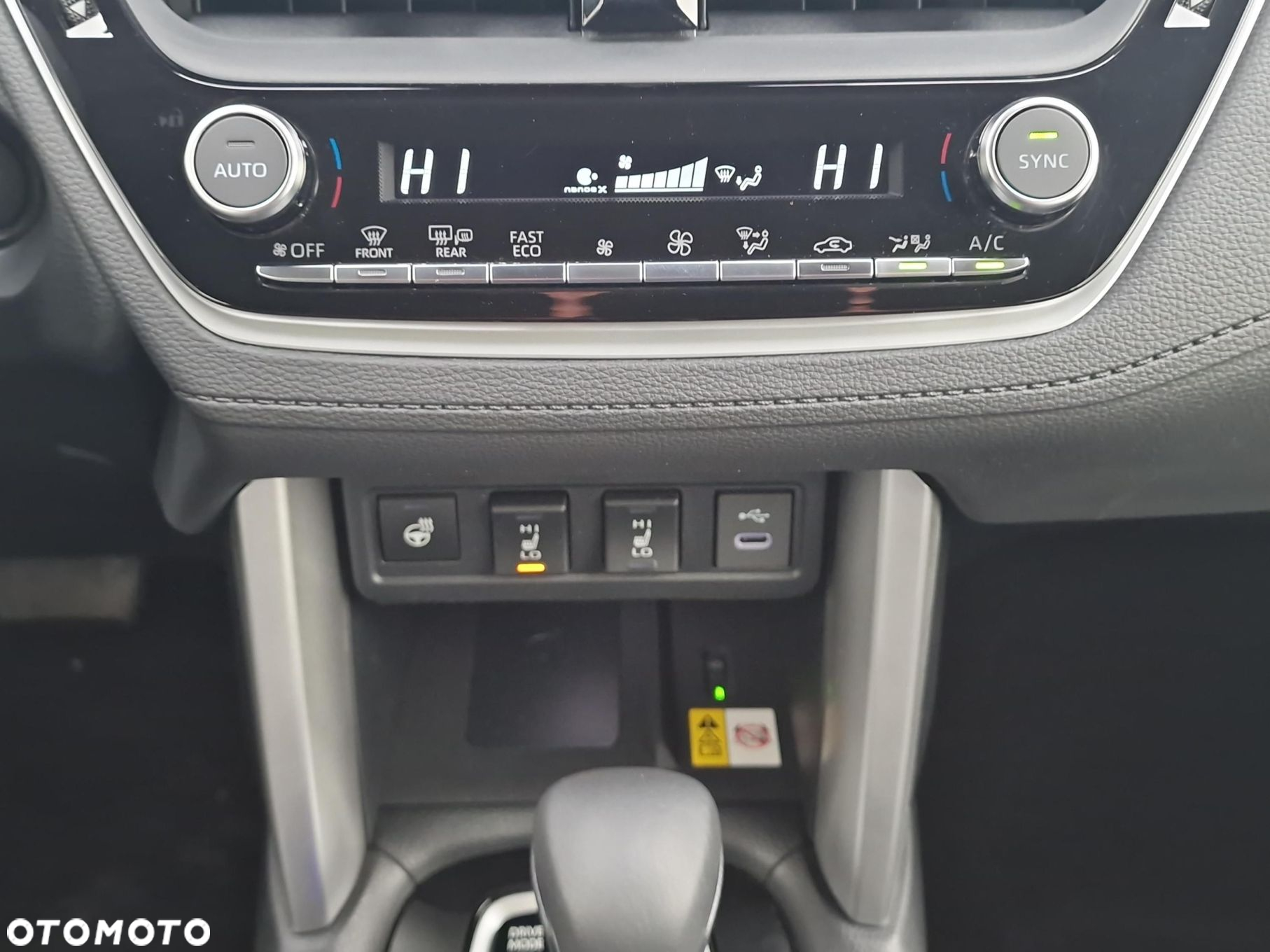 Toyota Corolla Cross - 18