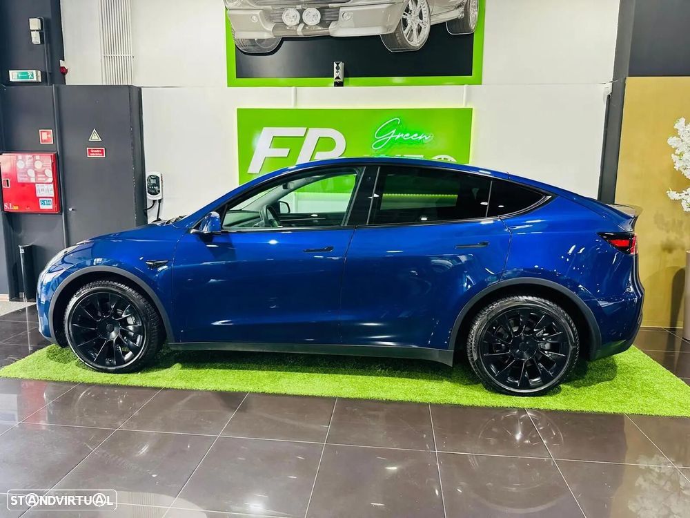 Tesla Model Y Long Range Dual Motor AWD - 12