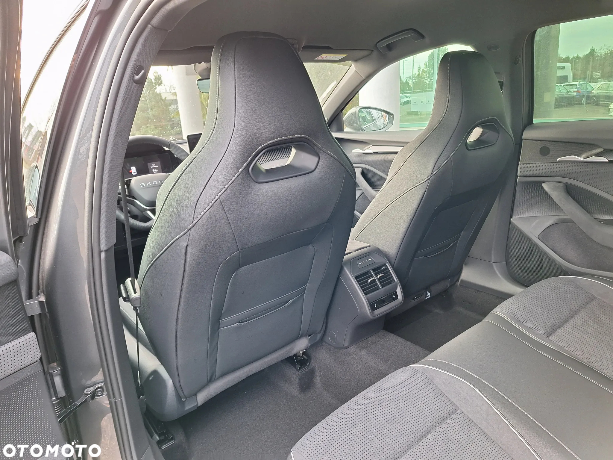 Skoda Superb 2.0 TDI DSG 4x4 Sportline - 11