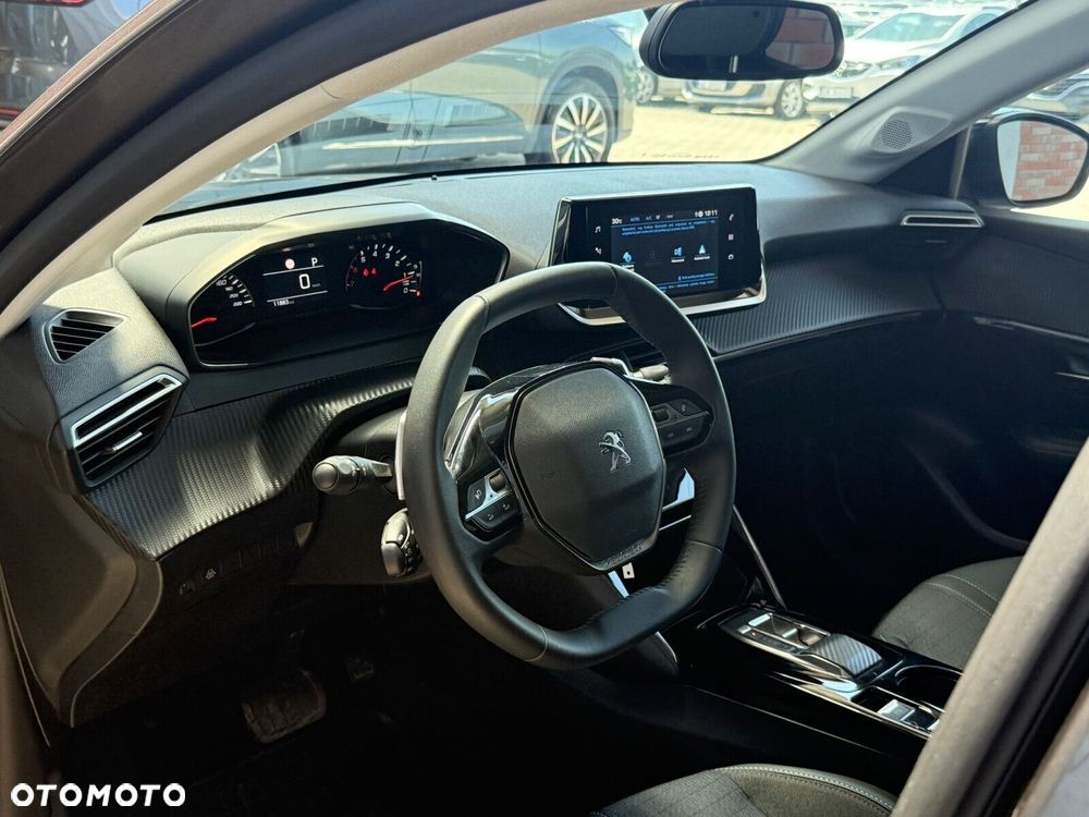 Peugeot 208 - 10