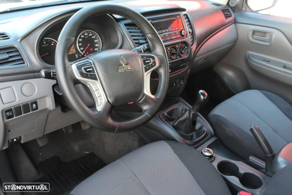 Mitsubishi L200 2.4 DI-D CD Invite 4WD - 7