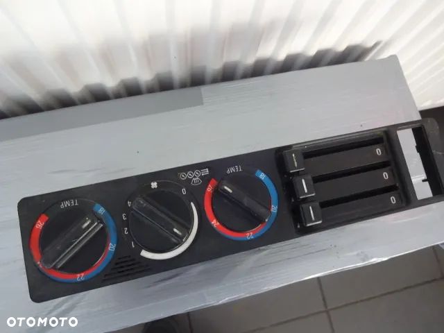 Panel ogrzewania BMW E34 8351110 - 1