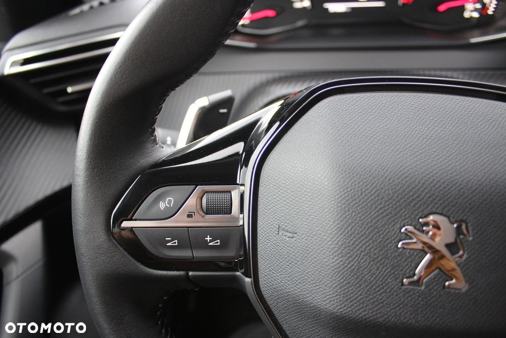 Peugeot 2008 - 13