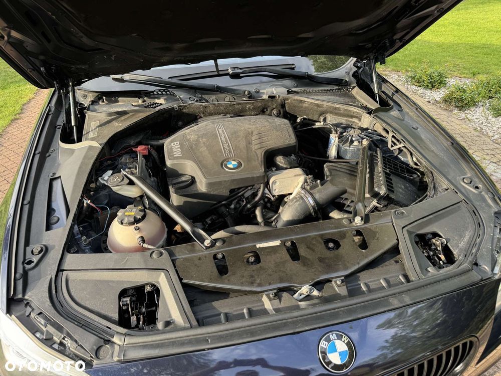 BMW Seria 5 528i xDrive - 18