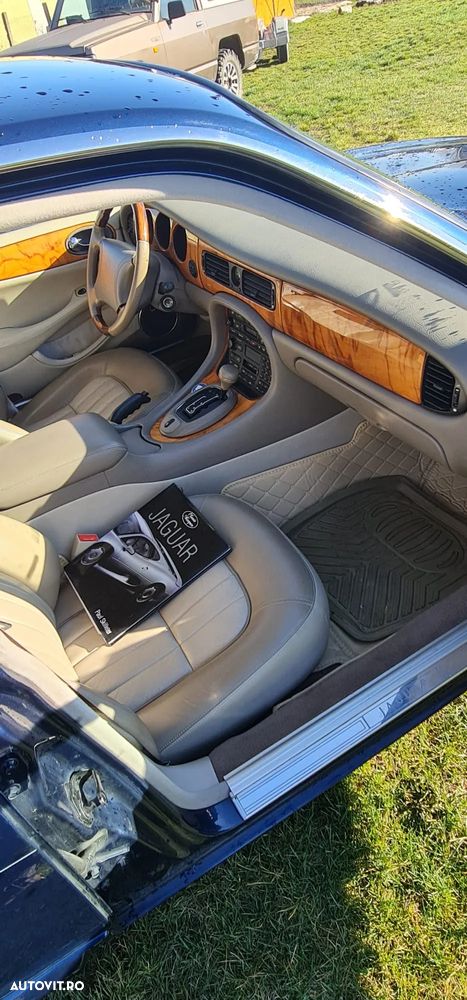 Jaguar XJ XJ6 3.0 Executive - 17