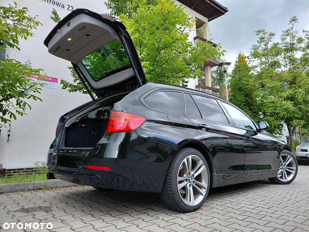BMW Seria 3 320i M Sport - 13