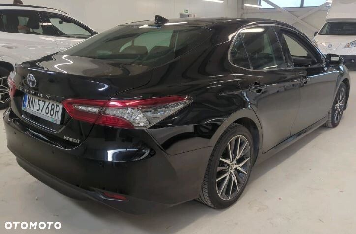 Toyota Camry - 4