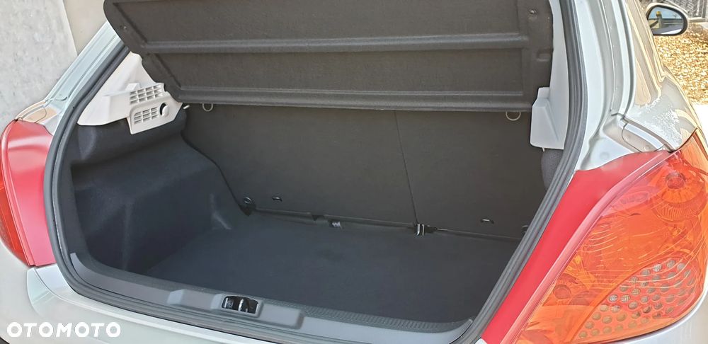 Peugeot 207 1.4 16V Trendy - 8
