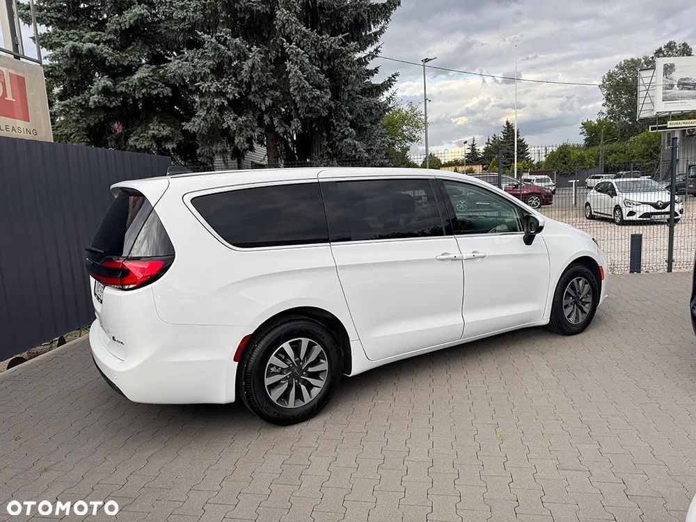 Chrysler Pacifica - 3