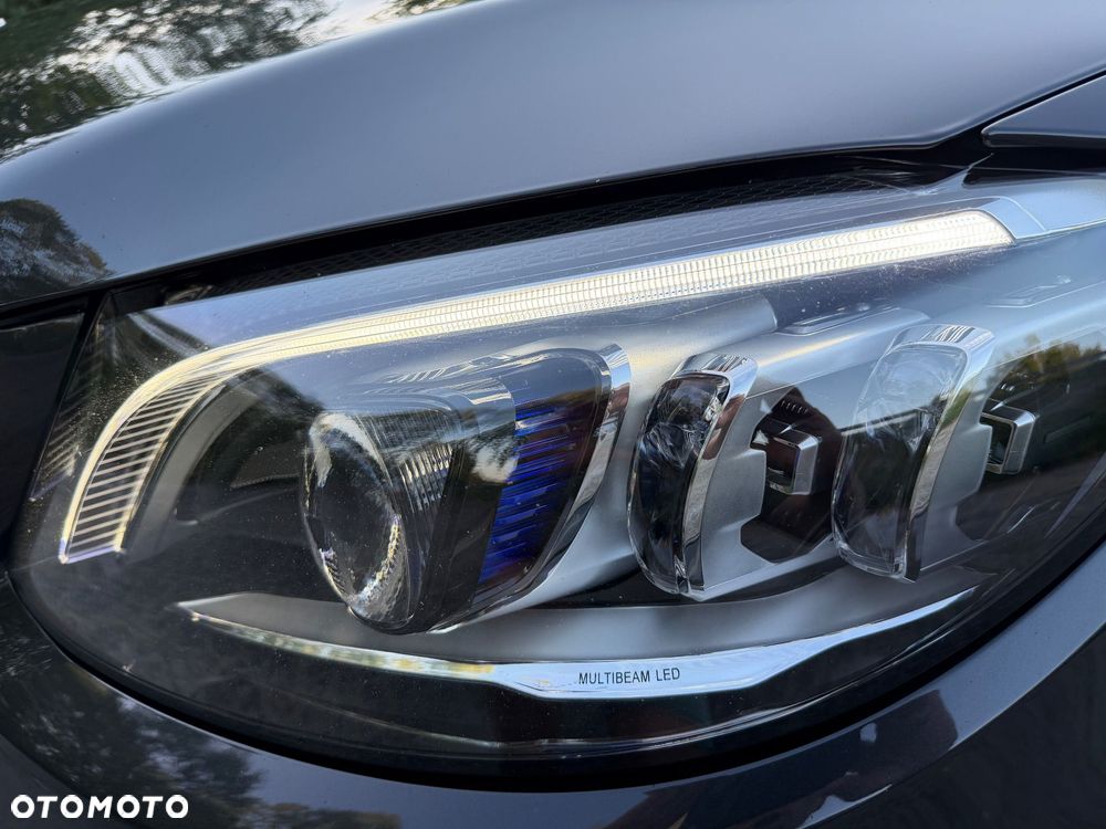 Mercedes-Benz Klasa C 400 4-Matic 9G-TRONIC - 33