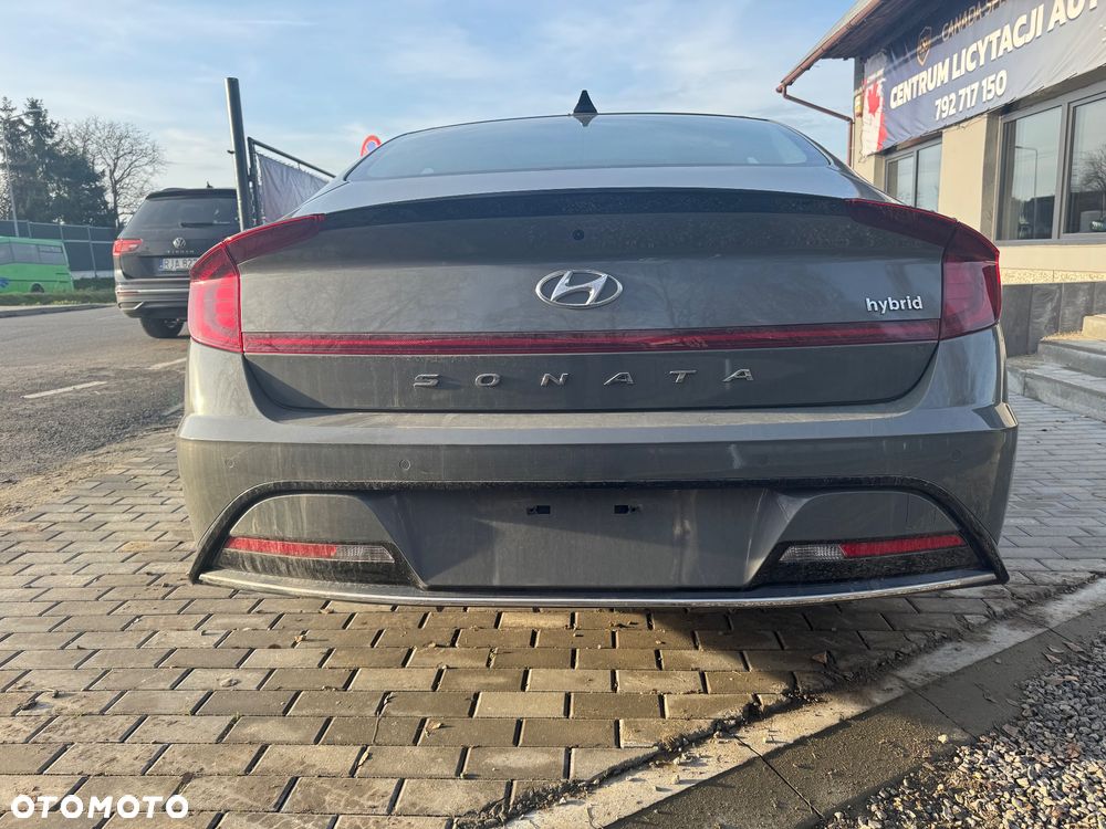 Hyundai Sonata - 8