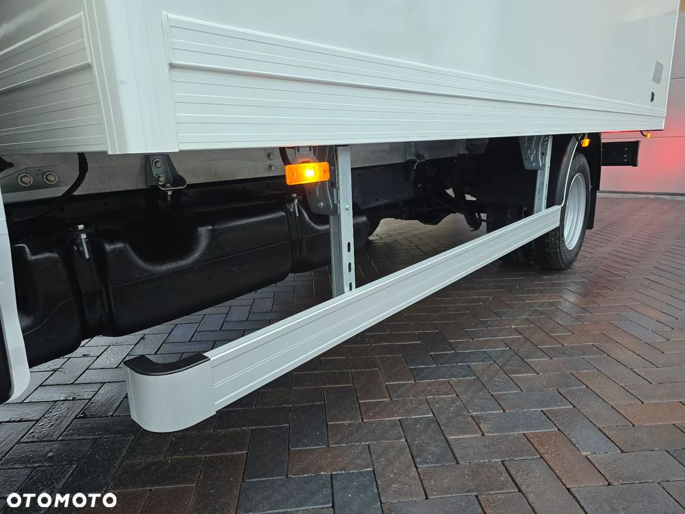 Iveco DAILY DAILY 50C16 KONTENER IZOTERMICZNY 10PALET 4,91cmDługi  2,11cmSzeroki  2,31cmWysoki  SALON PL 106 Tyś km STAN JAK NOWY NA GWARANCJI TEMPOMAT FOTEL PNEŁMATYCZNY KLIMATYZACJA AUTOMATYCZNA - 17