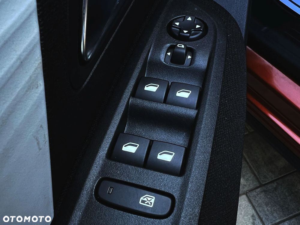 Citroën C4 PureTech 100 Stop&Start FEEL - 32