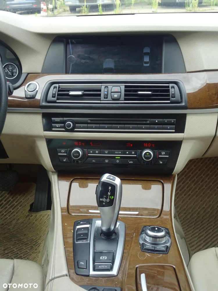 BMW Seria 5 520d - 22