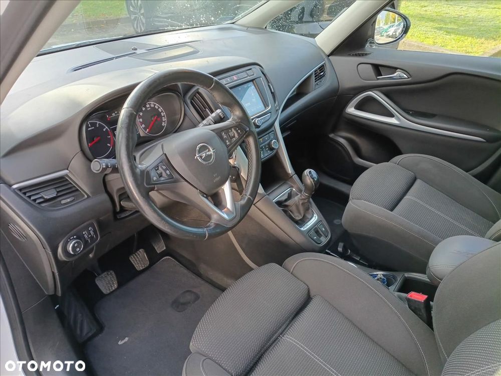 Opel Zafira - 9