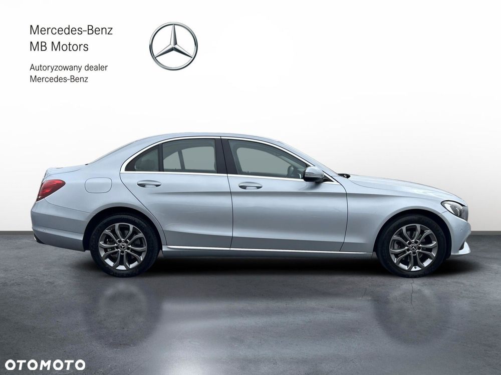 Mercedes-Benz Klasa C 200 4-Matic 9G-TRONIC - 7