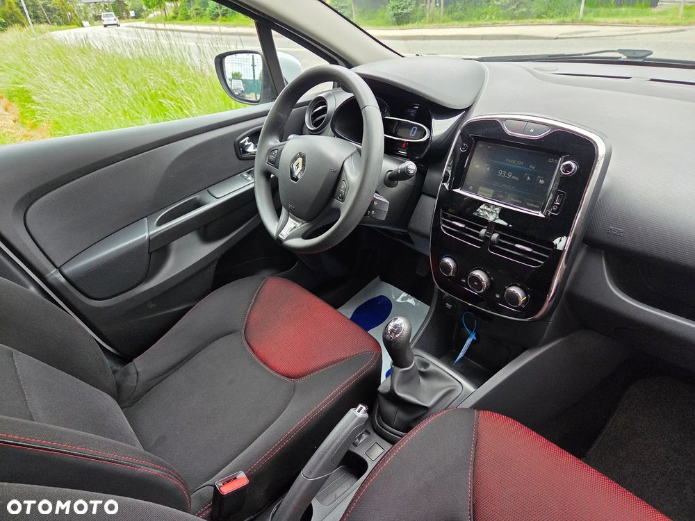 Renault Clio 1.2 16V 75 Collection - 15